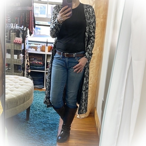 💕Like New Lularoe Sarah Elegant Long Jacket💕 - Picture 2 of 11